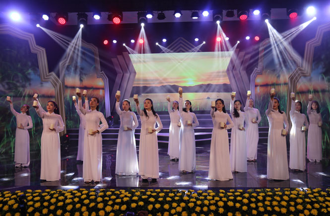 Chương trình là bản hùng ca tri ân các thế hệ cha anh đã hy sinh xương máu vì độc lập tự do cho Tổ Quốc