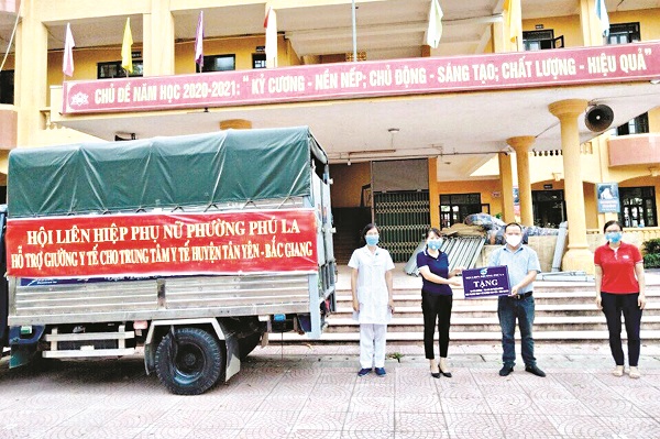 Niềm vui của y b&aacute;c sỹ tuyến đầu tại Bắc Giang khi nhận t&igrave;nh cảm của phụ nữ H&agrave; Đ&ocirc;ng gửi đến