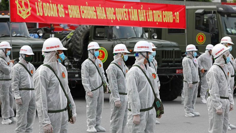 Lãnh đạo thành phố và người dân đều xúc động trước những đóng góp của lực lượng phòng chống dịch