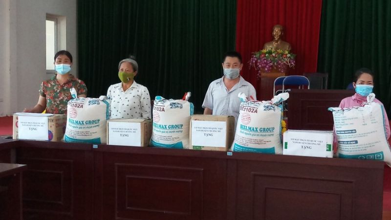 Nghĩa tình trong đại dịch Covid -19, Mặt trận Tổ quốc TP Hà Nội kịp thời hỗ trợ hơn 3 nghìn hộ nghèo - ảnh 1