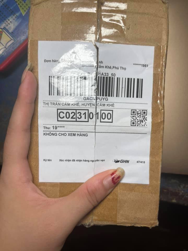 Món hàng nhái gửi tới cho chị Phạm Mai Linh