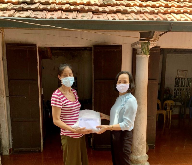 Hội LHPN quận Hà Đông: San sẻ yêu thương với phụ nữ khó khăn trong đại dịch - ảnh 4