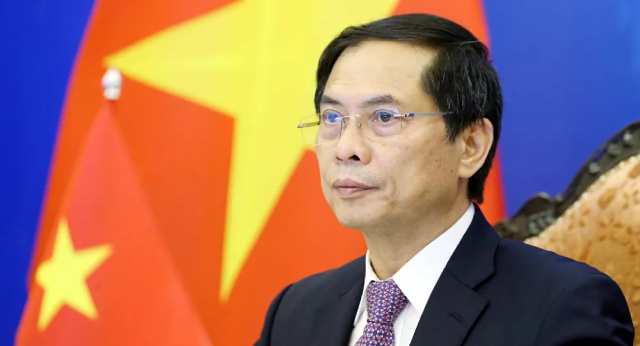 Bộ trưởng Bộ Ngoại giao Bùi Thanh Sơn phát biểu tại Hội nghị. Bộ trưởng Bộ Ngoại giao Bùi Thanh Sơn phát biểu tại Hội nghị.