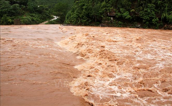Từ ngày 9 - 18/8, các khu vực trên cả nước mưa dông về đêm, đề phòng thời tiết nguy hiểm. Ảnh minh họa: Văn Tý/TTXVN Từ ngày 9 - 18/8, các khu vực trên cả nước mưa dông về đêm, đề phòng thời tiết nguy hiểm. Ảnh minh họa: Văn Tý/TTXVN