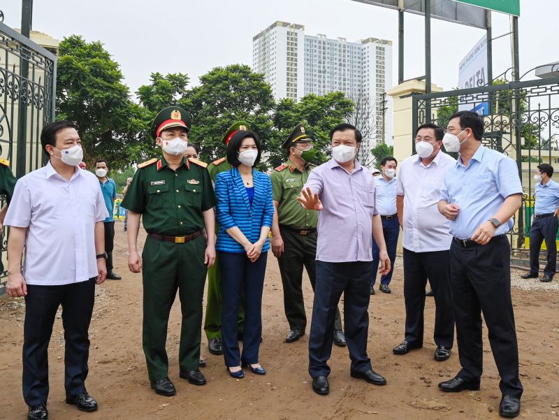 phấn đấu đẩy nhanh tiến độ, sớm kích hoạt hết công suất các cơ sở đã, đang và sẽ triển khai trên địa bàn quận với khoảng 7.500 giường bệnh phấn đấu đẩy nhanh tiến độ, sớm kích hoạt hết công suất các cơ sở đã, đang và sẽ triển khai trên địa bàn quận với khoảng 7.500 giường bệnh