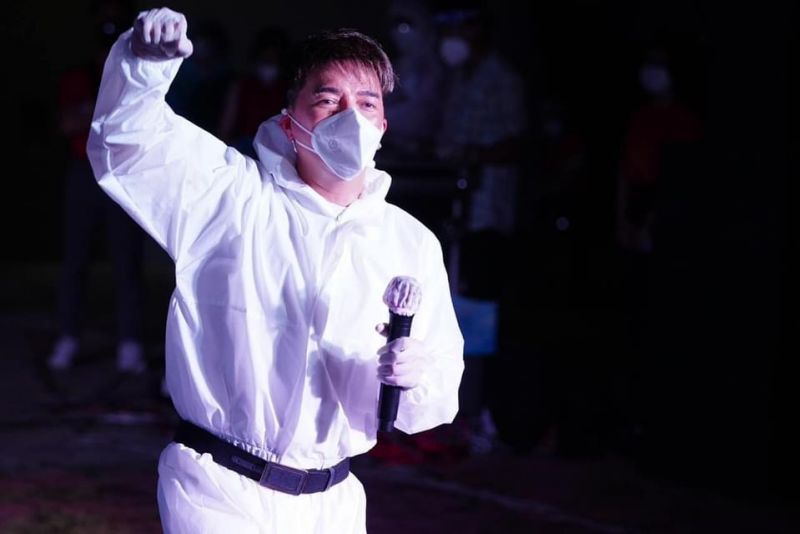 Đàm Vĩnh Hưng biểu diễn tại bệnh viện dã chiến, khu cách ly - ảnh 2