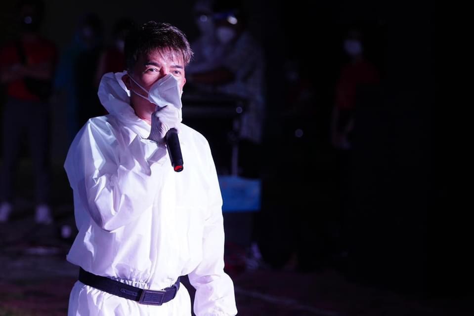 Đàm Vĩnh Hưng biểu diễn tại bệnh viện dã chiến, khu cách ly - ảnh 1