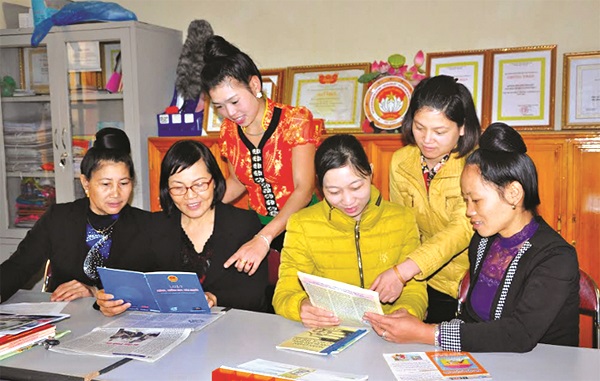 N&acirc;ng cao nhận thức cho chị em phụ nữ v&ugrave;ng d&acirc;n tộc thiểu số về c&ocirc;ng t&aacute;c b&igrave;nh đẳng giới 	(ảnh: Int)
