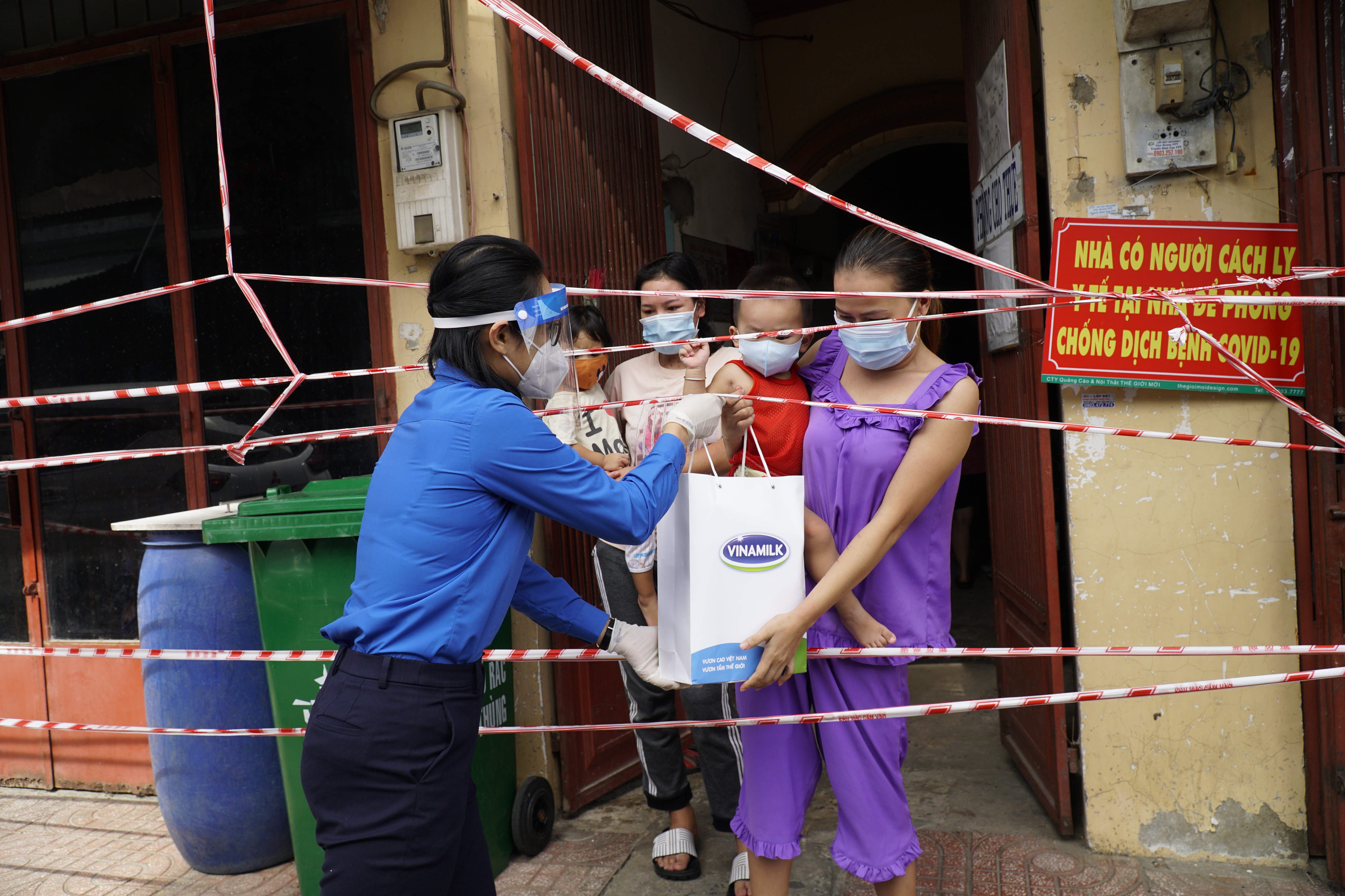 San sẻ khó khăn với cộng đồng - 1 trong 3 mục tiêu của Vinamilk trong mùa dịch - ảnh 5