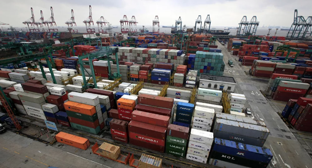 Một góc cảng Thượng Hải.