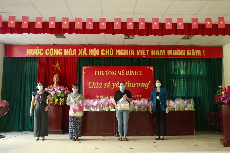 Phường Mỹ Đình 1, quận Nam Từ Liêm: Trao quà hỗ trợ trẻ em bị ảnh hưởng bởi dịch Covid-19 - ảnh 7