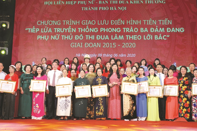 Các đại biểu tham gia chương trình giao lưu điển hình tiên tiến Phụ nữ Thủ đô tiếp lửa truyền thống phong trào “Ba đảm đang” tại Hội LHPN TP Hà Nội. Các đại biểu tham gia chương trình giao lưu điển hình tiên tiến Phụ nữ Thủ đô tiếp lửa truyền thống phong trào “Ba đảm đang” tại Hội LHPN TP Hà Nội.