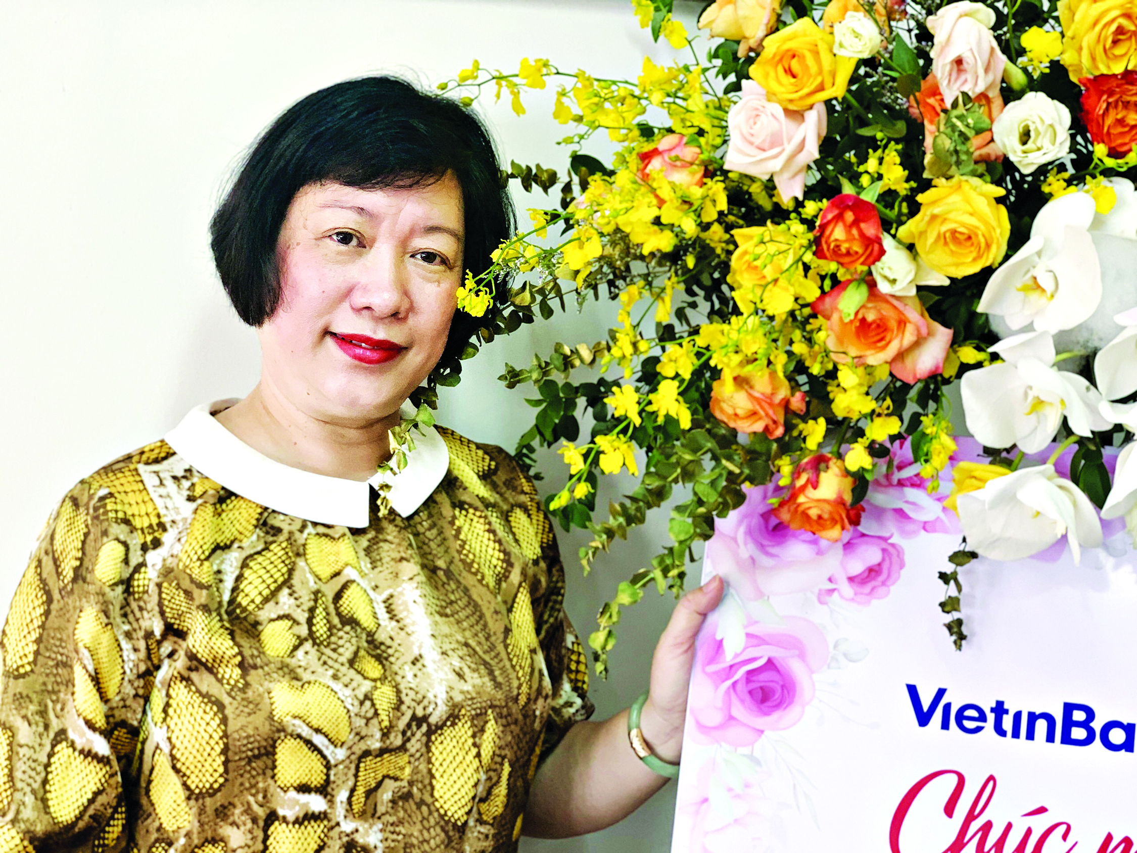 Nhà báo Lê Vân Anh -Trưởng Ban Hành chính trị sự