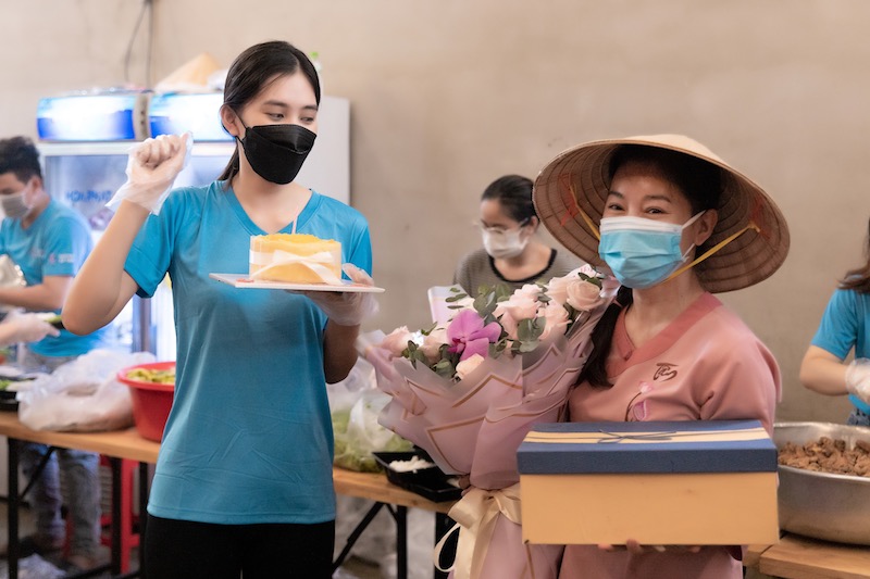 Sinh nhật ý nghĩa và ấm cúng mùa dịch của Tiểu Vy