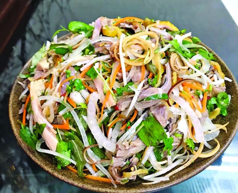 Ngon miệng với món gỏi gà - ảnh 1