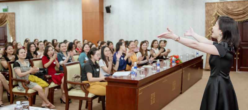 Điều kiện đủ để người livetream bán hàng online thành công là sự tử tế, tận tụy, chu đáo, kể cả không mua vẫn vui vẻ