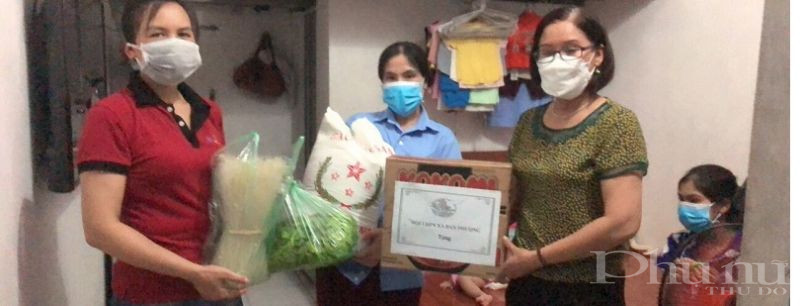 Hội PN còn tặng quà các gia đình khó khăn, nữ lao động tự do không có nguồn thu nhập