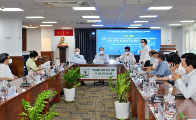 họp b&aacute;o về t&igrave;nh h&igrave;nh dịch COVID-19 tr&ecirc;n địa b&agrave;n TPHCM chiều 31/8.