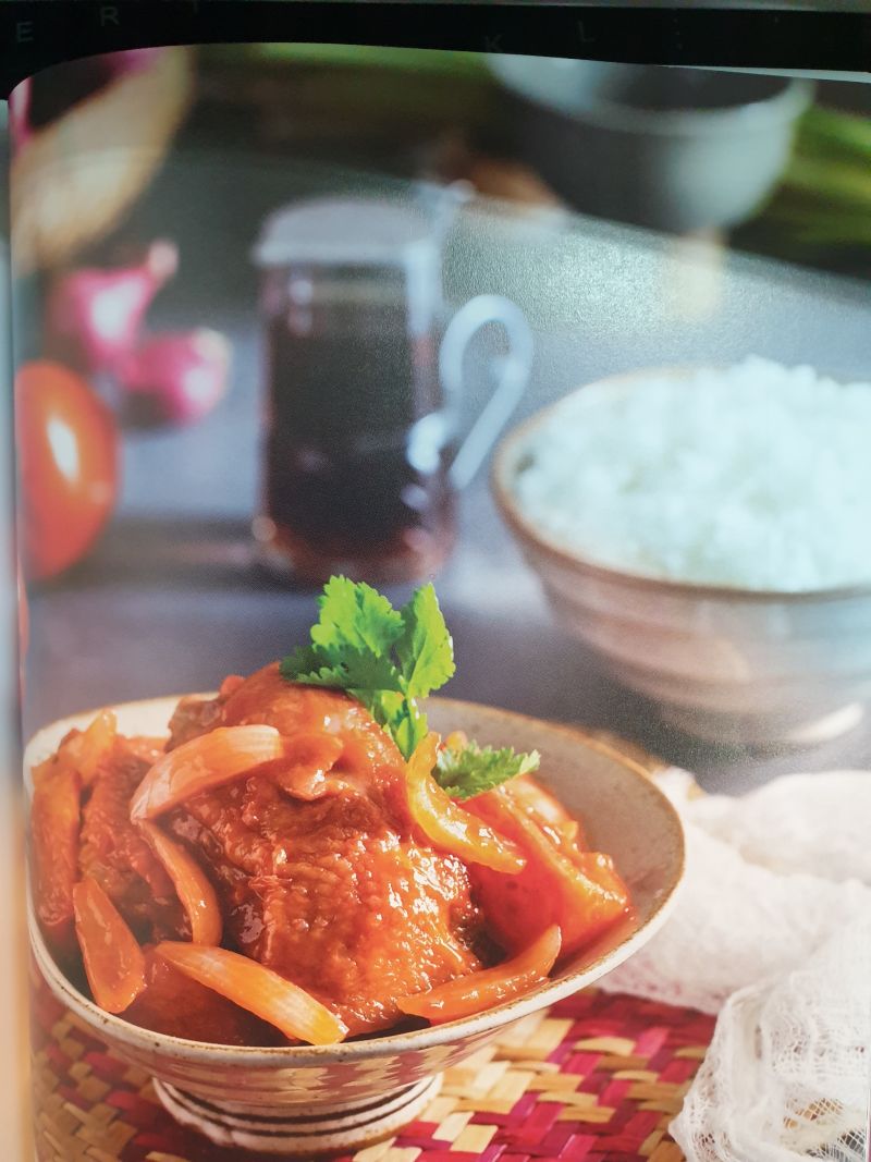 Gà kho cà chua - ảnh 1