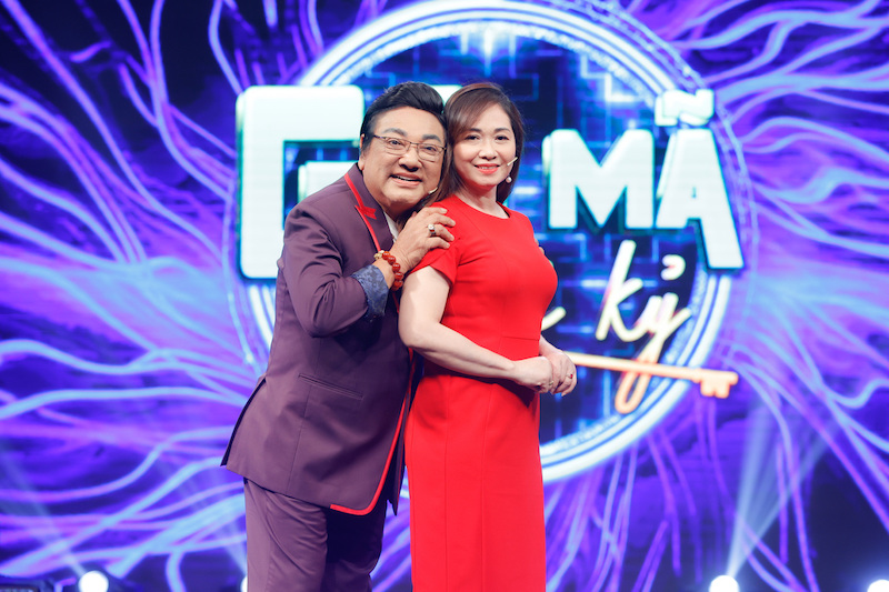 Nghệ sĩ h&agrave;i Ph&uacute; Qu&yacute; v&agrave; vợ