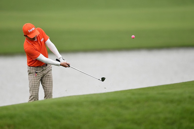 Cựu Giám đốc Sở Du lịch đã cùng 2 người khác đi đánh golf, tiếp xúc gần với 1 nhân viên làm việc tại sân golf dương tính với SARS-CoV-2. Ảnh minh họa