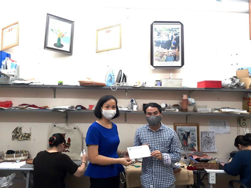 Các cơ sở Hội tổ chức các hoạt động xã hội hóa hỗ trợ cán bộ, hội viên phụ nữ và nhân dân có hoàn cảnh khó khăn trên địa bàn.