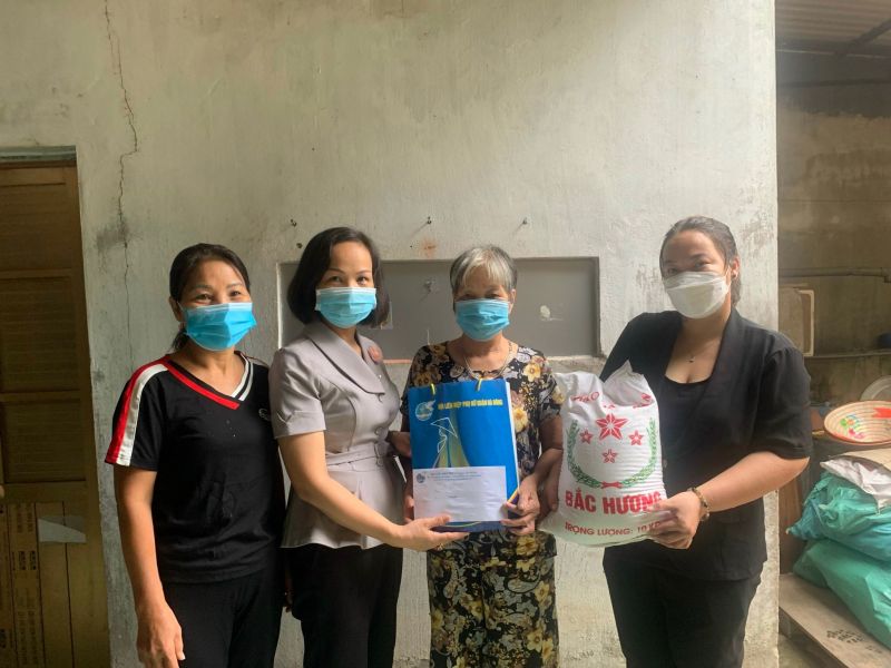 Với sự giúp đỡ kịp thời của các cấp Hội LHPN quận Hà Đông, nhiều hoàn cảnh khó khăn đã được hỗ trợ bằng nhiều hình thức cụ thể