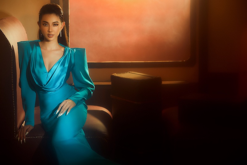 Bộ ảnh được thực hiện với sự hỗ trợ của Stylist: Louis Đặng, Makeup: Quân Nguyễn, Hair: Pu Lê