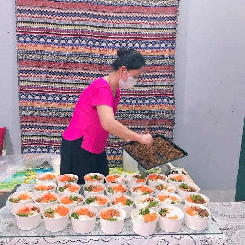 “Bữa sáng nghĩa tình”   của Hội LHPN quận Hà Đông