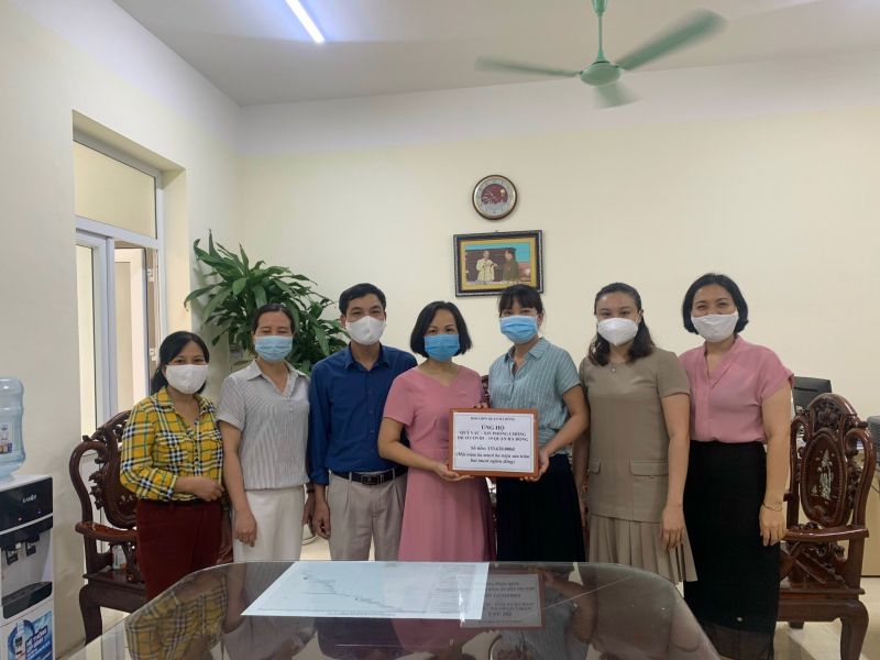 Hội LHPN quận Hà Đông ủng hộ Quỹ