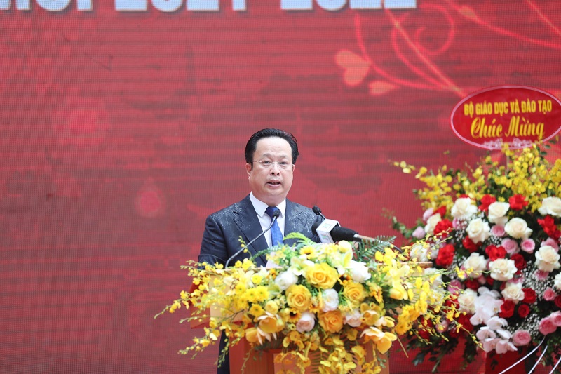 Giám đốc Sở GD-ĐT Trần Thế Cương phát biểu tại Lễ khai giảng