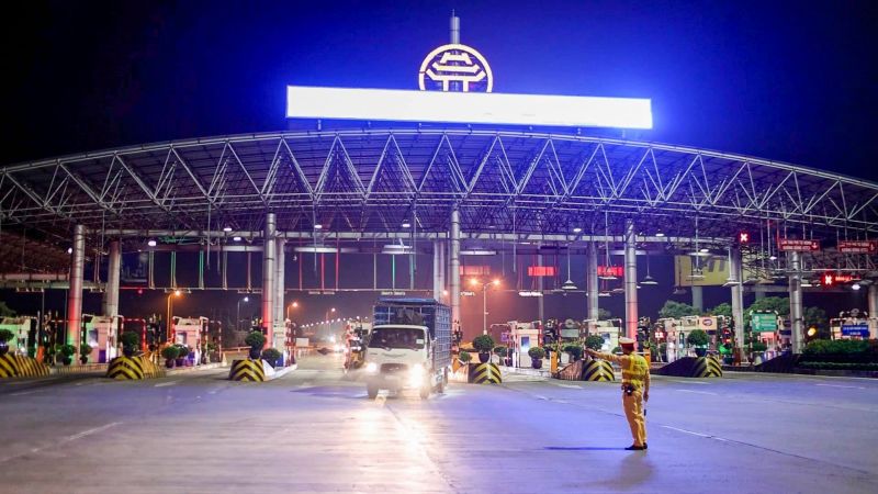 Công bố quy trình xét duyệt, cấp Giấy đi đường, Thẻ đi mua hàng thiết yếu cho 6 nhóm đối tượng - ảnh 1