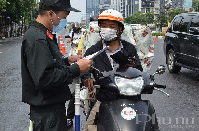 Người dân ai cũng nghiêm chỉnh chấp hành các quy định về phòng, chống dịch của Thành phố