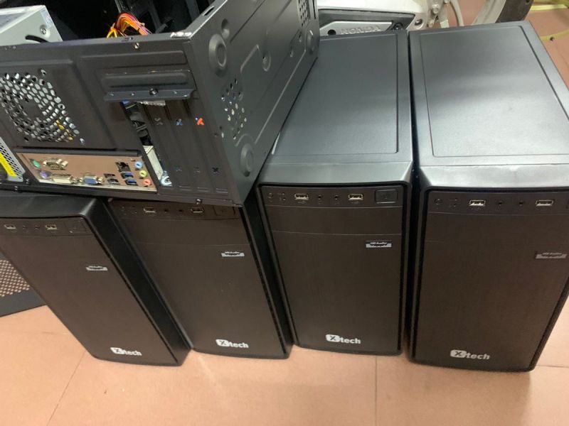 Những bộ máy tính sẵn sàng dành tặng cho học sinh có hoàn cảnh khó khăn học trực tuyến.