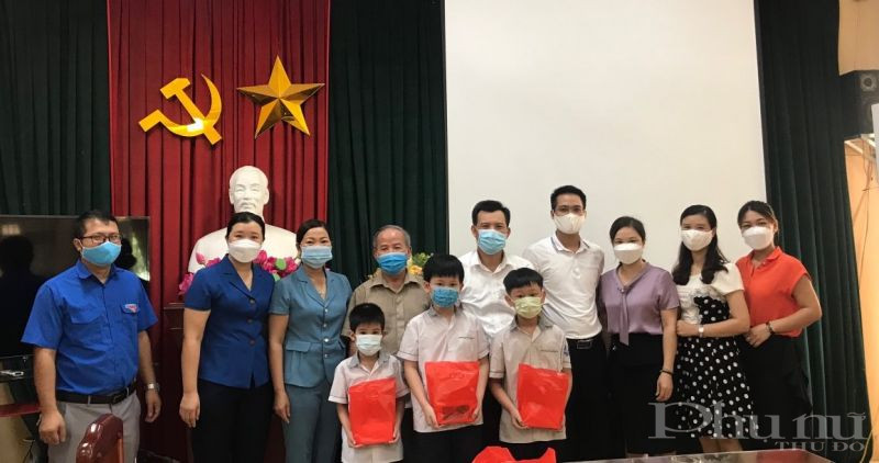 Hội LHPN huyện Đông Anh: Triển khai chương trình từ thiện “Ong vàng cần mẫn, góp nhặt yêu thương” - ảnh 4