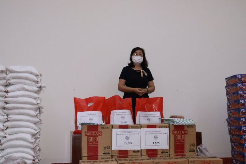 Bà Bùi Thị Trinh, Chủ tịch Hội LHPN quận Bắc Từ Liêm bày tỏ xúc động