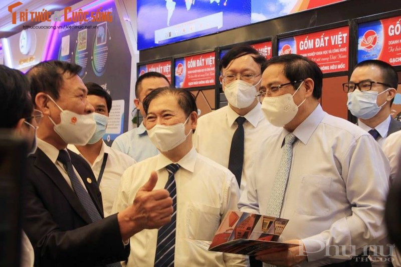 Thủ tướng d&agrave;nh nhiều sự quan t&acirc;m cho đội ngũ tr&iacute; thức KHH&CN nước nh&agrave;.