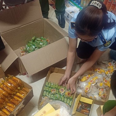 Gần 500 chiếc bánh trung thu nhập lậu