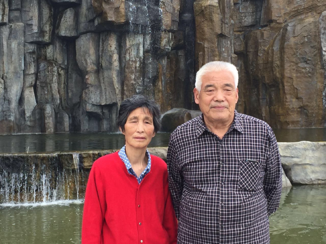 Ông bà Liu Shusheng và Yang Zhengmei đang chuẩn bị cho một Trung thu bất thường nhất trong đời của họ.