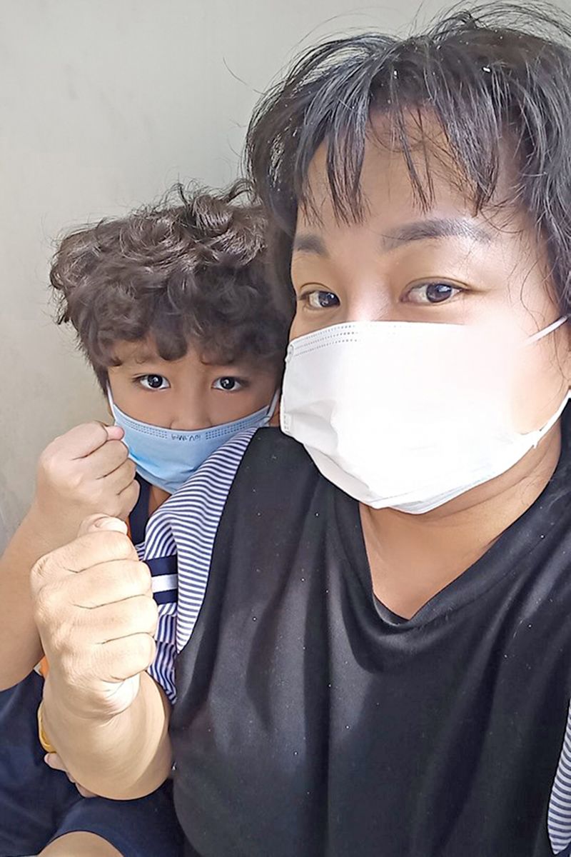 Mẹ con diễn vi&ecirc;n Kim Đ&agrave;o đ&atilde; vượt qua Covid-19 bằng sự lạc quanẢnh: Facebook diễn vi&ecirc;n Kim Đ&agrave;o