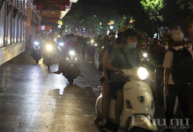 Ghi nhận tại phố Hàng Bài.