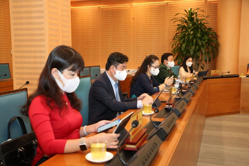 Các đại biểu tham gia kỳ họp