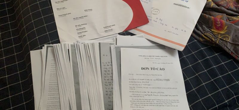 Những lá đơn tố cáo Kim Thùy của nhiều bà mẹ bỉm sữa gửi đến cơ quan công an