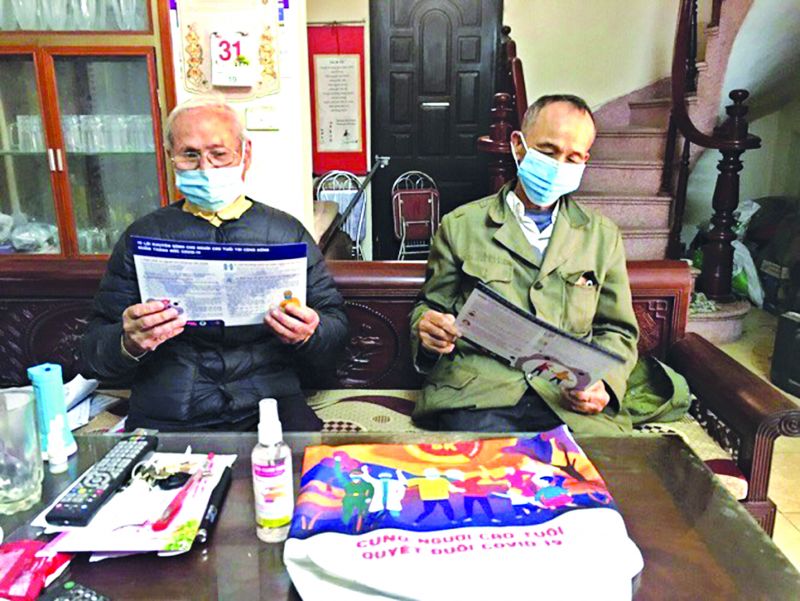 Các thành viên CLB Liên thế hệ tự giúp nhau thôn Đan Hội, xã Tân Lập, huyện Đan Phượng nghiên cứu10 lời khuyên dành cho NCT trong mùa dịch Các thành viên CLB Liên thế hệ tự giúp nhau thôn Đan Hội, xã Tân Lập, huyện Đan Phượng nghiên cứu10 lời khuyên dành cho NCT trong mùa dịch