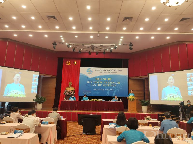 Đồng chí Hà Thị Nga, Ủy viên Trung ương Đảng, Chủ tịch Hội LHPN Việt Nam phát biểu khai mạc hội nghị