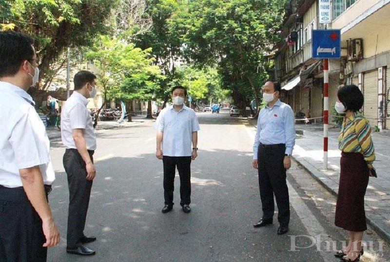 Phó Bí thư Thành ủy, Chủ tịch Hội đồng nhân dân TP Nguyễn Ngọc Tuấn kiểm tra Phó Bí thư Thành ủy, Chủ tịch Hội đồng nhân dân TP Nguyễn Ngọc Tuấn kiểm tra