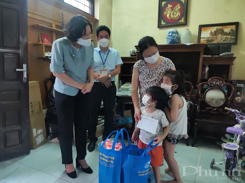 Dù các cháu còn nhỏ nhưng được gia đình động viên, hướng dẫn và sự hỗ trợ của đội ngũ y bác sỹ quan tâm, các cháu nhỏ đã hoàn thành việc cách ly y tế sức khỏe ổn định. Sự động viên, thăm hỏi của tổ chức Hội thể hiện sự chia sẻ