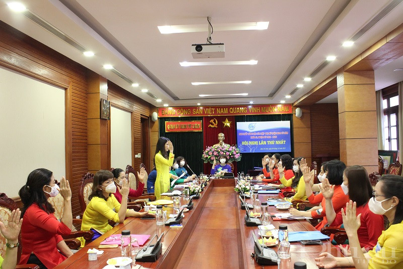 Phiên họp thứ Nhất Ban Chấp hành Hội LHPN quận Nam Từ Liêm bầu BTV, Chủ tịch và Phó Chủ tịch