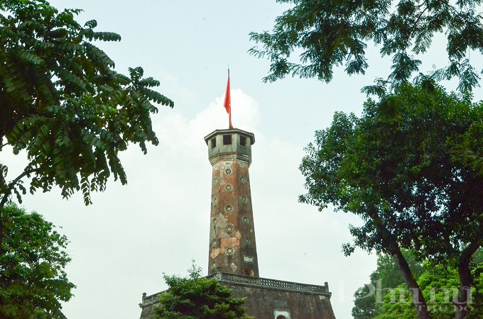 Hà Nội "thay áo" đón mừng 67 năm ngày giải phóng Thủ đô - ảnh 6