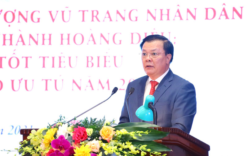 Bí thư Đinh Tiến Dũng phát biểu tại buổi lễ Bí thư Đinh Tiến Dũng phát biểu tại buổi lễ